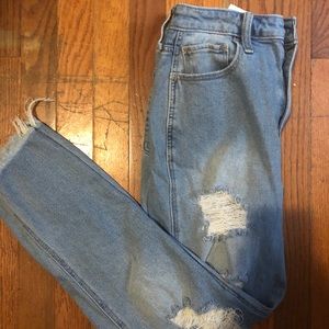 Hollister Ultra High-Rise Mom Jean
